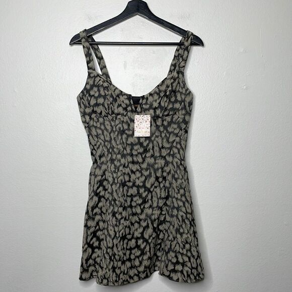 Free People Womens Size 4 Chrissy Mini Dress Sleeveless Animal Print Wired VNeck - Picture 6 of 10